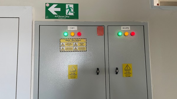 Ogretmenevi Elektrik Uyarı Levhalari